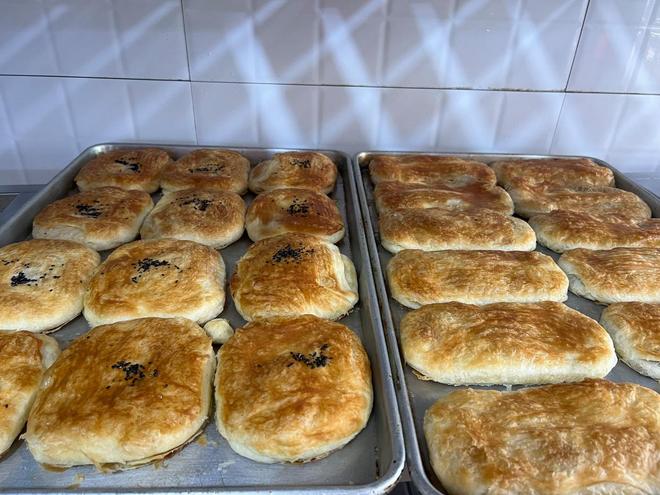 烧饼玩出新花样谁能不爱啊！麻将胡了试玩模拟器把豆浆(图1)